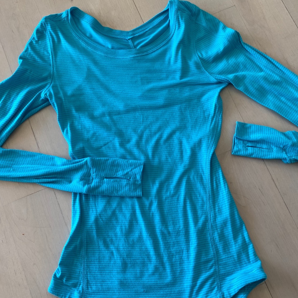 Lululemon long sleeve shirt in turquoise